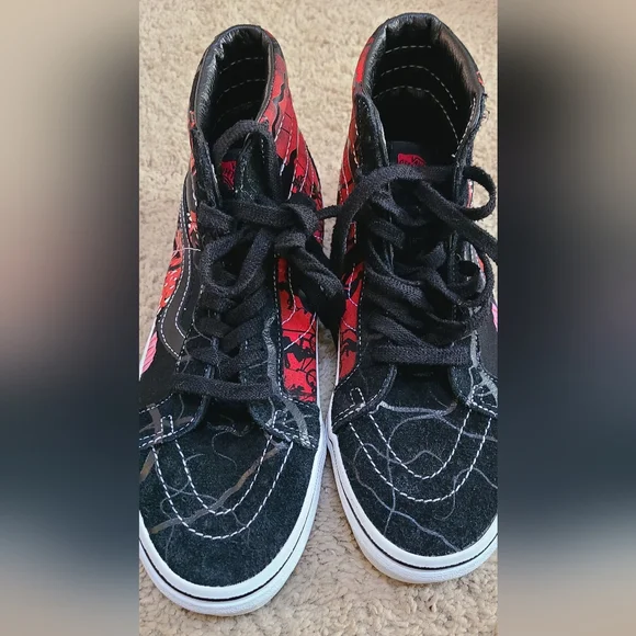 Stranger Things x Sk8-Hi Reissue 'Upside Down' Vans - Picture 3 of 11